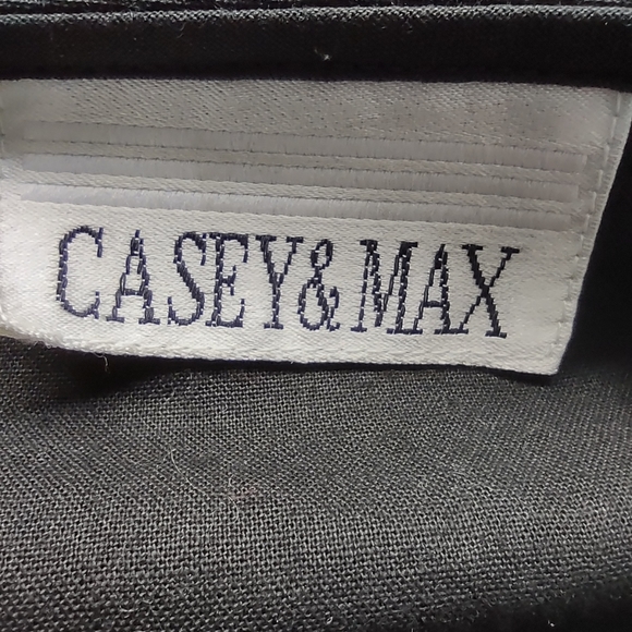 Casey & Max Velvet Poinsettia Detailed Vest M - Picture 9 of 10